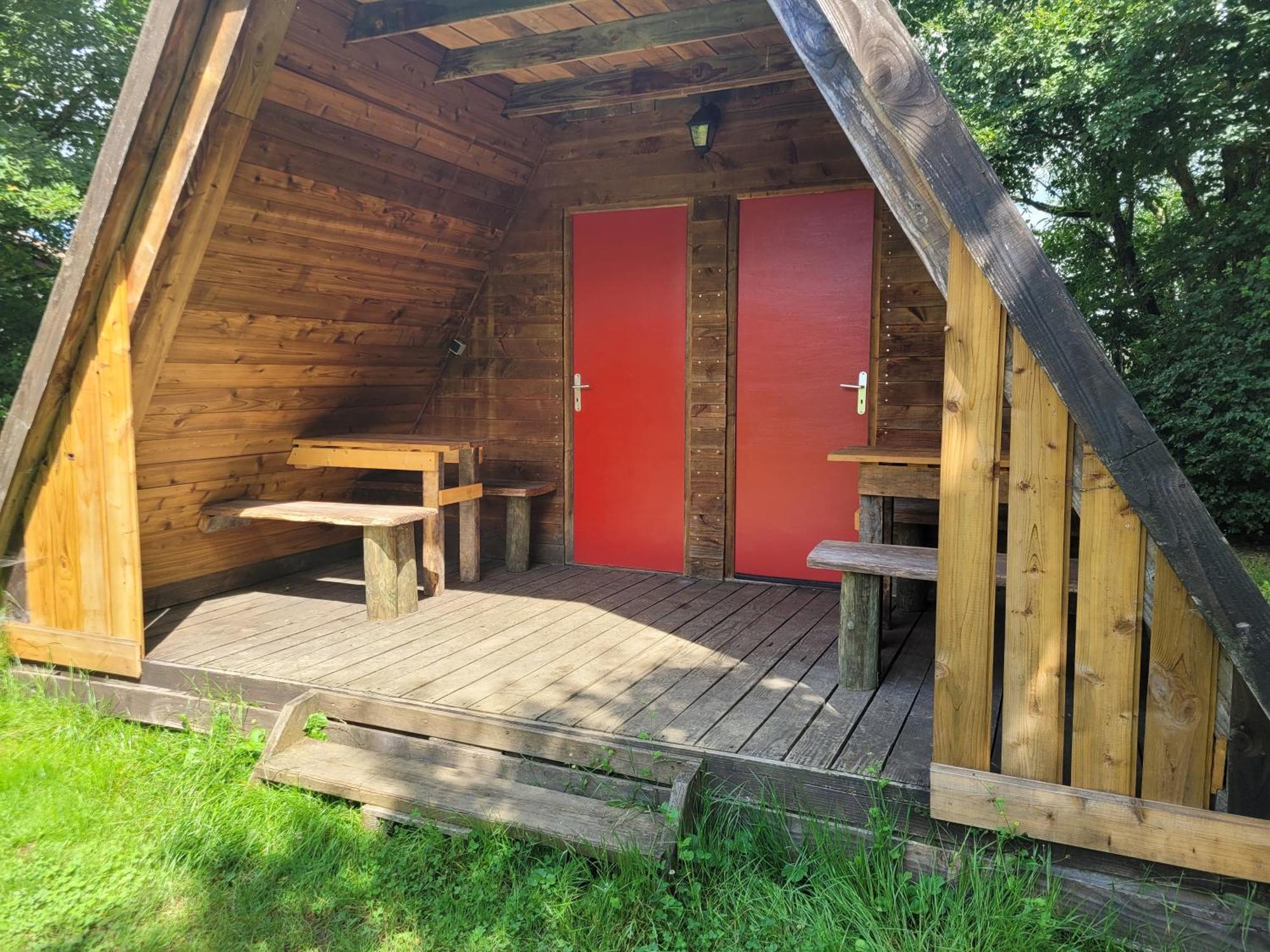 Camping Les Hirondelles Bourg-Sainte-Marie Экстерьер фото